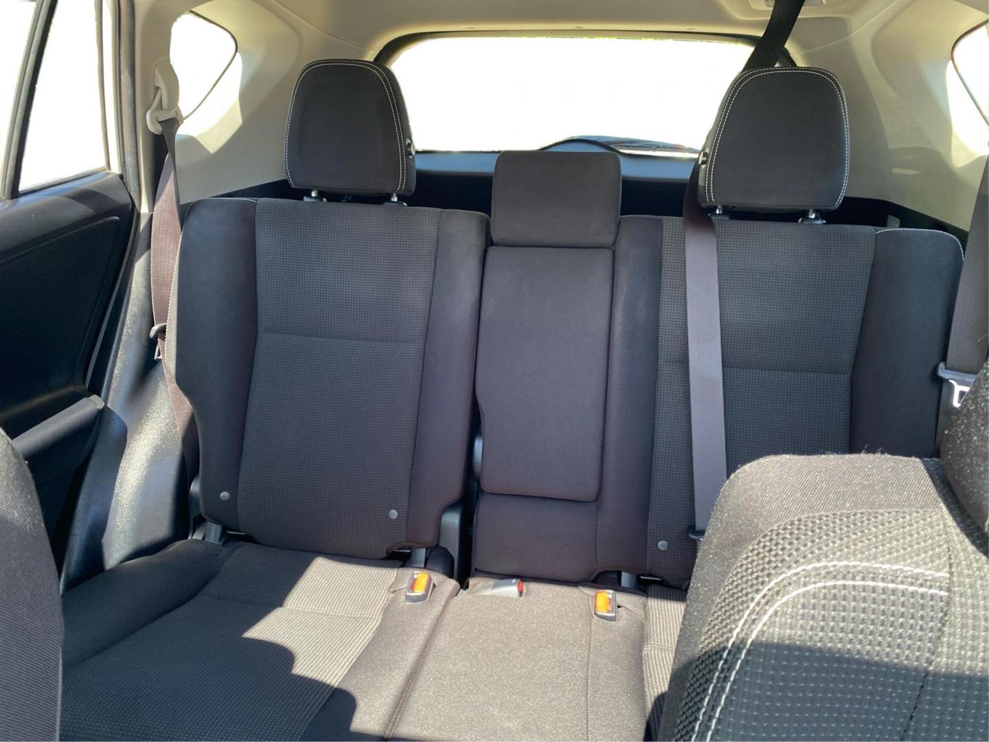 2017 WHITE TOYOTA RAV4 XLE (JTMRFREV9HD) with an 2.5L engine, Automatic transmission, located at 908 SE 14th Street, Des Moines, IA, 50317, (515) 281-0330, 41.580303, -93.597046 - Photo#13