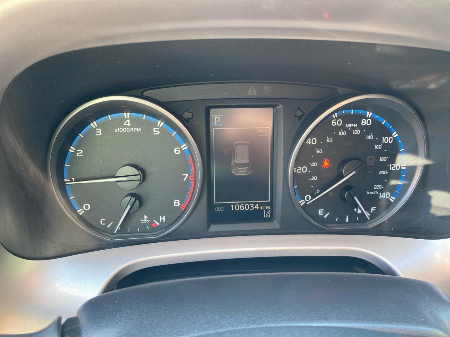 2017 WHITE TOYOTA RAV4 XLE (JTMRFREV9HD) with an 2.5L engine, Automatic transmission, located at 908 SE 14th Street, Des Moines, IA, 50317, (515) 281-0330, 41.580303, -93.597046 - Photo#14