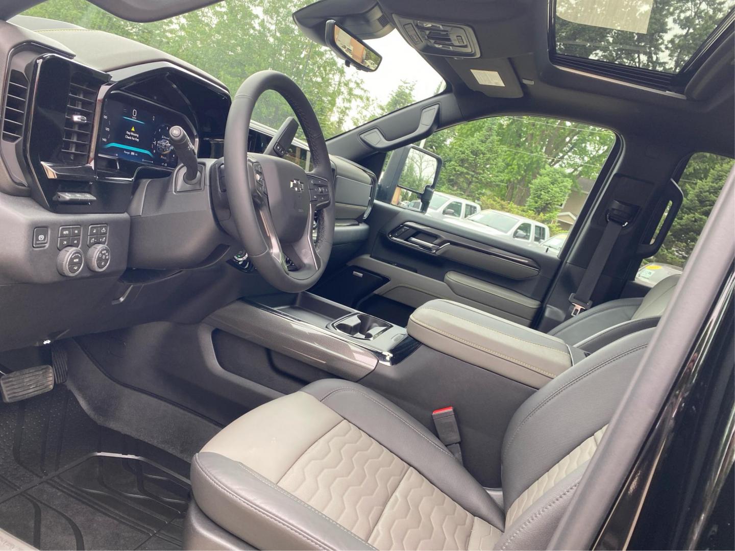 2026 BLACK CHEVROLET SILVERADO 2500 ZR2 (1GC4KYE72TF) with an 6.6L engine, Automatic transmission, located at 908 SE 14th Street, Des Moines, IA, 50317, (515) 281-0330, 41.580303, -93.597046 - Photo#8