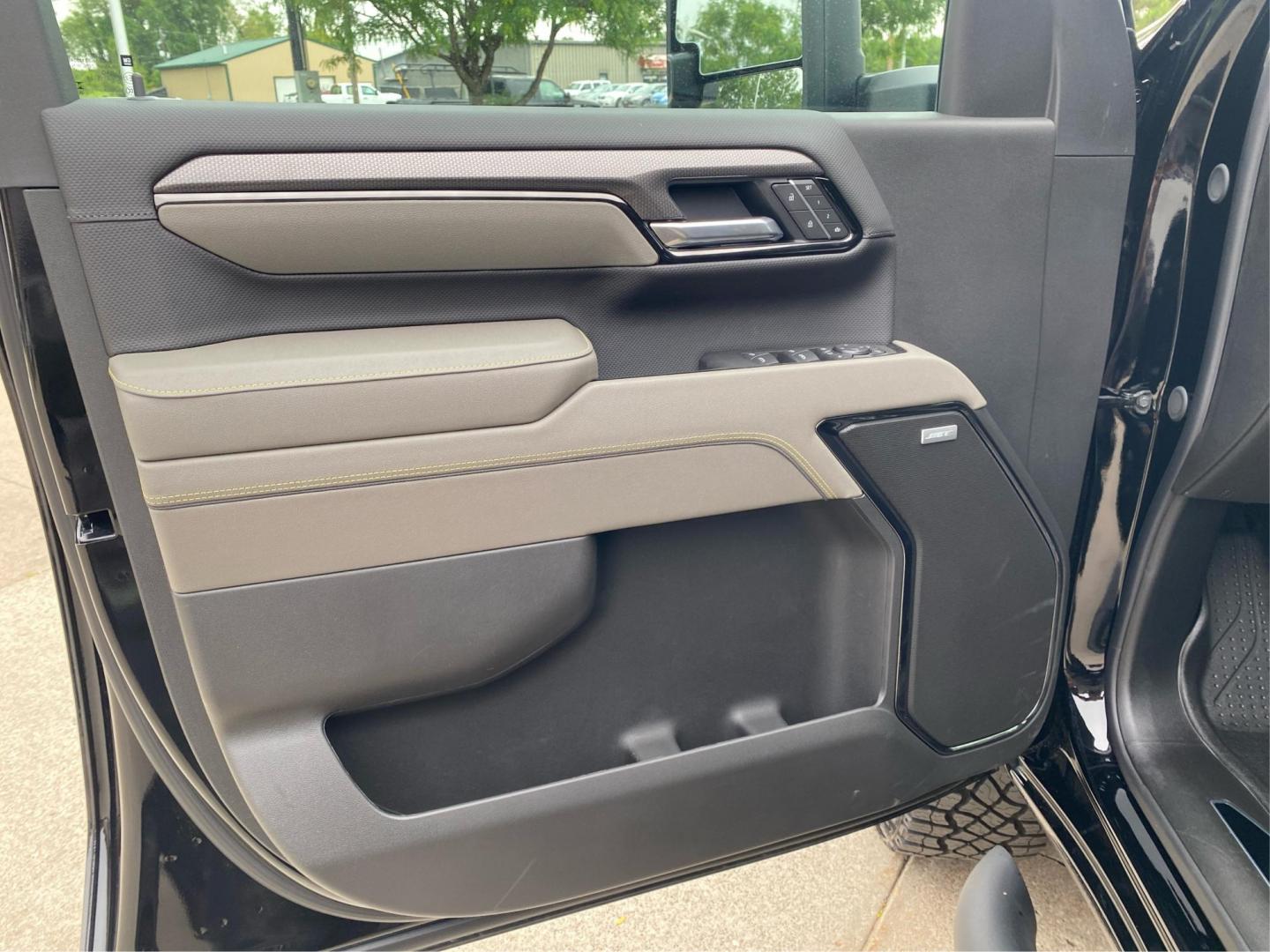 2026 BLACK CHEVROLET SILVERADO 2500 ZR2 (1GC4KYE72TF) with an 6.6L engine, Automatic transmission, located at 908 SE 14th Street, Des Moines, IA, 50317, (515) 281-0330, 41.580303, -93.597046 - Photo#18