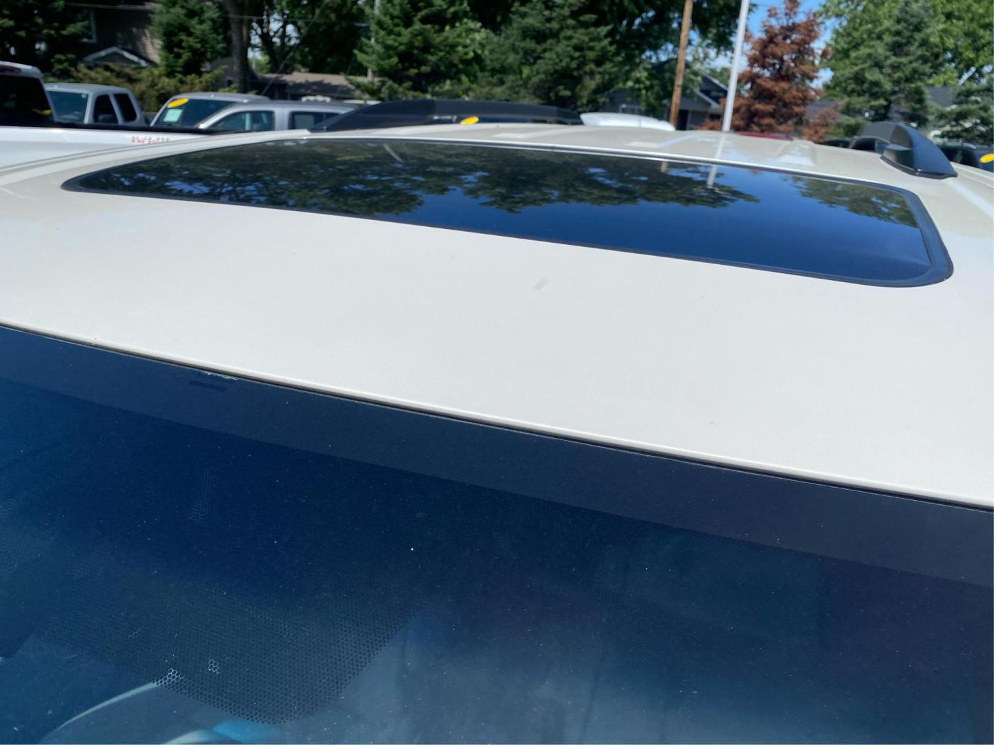 2017 WHITE TOYOTA SIENNA XLE (5TDYZ3DC1HS) with an 3.5L engine, Automatic transmission, located at 908 SE 14th Street, Des Moines, IA, 50317, (515) 281-0330, 41.580303, -93.597046 - Photo#11