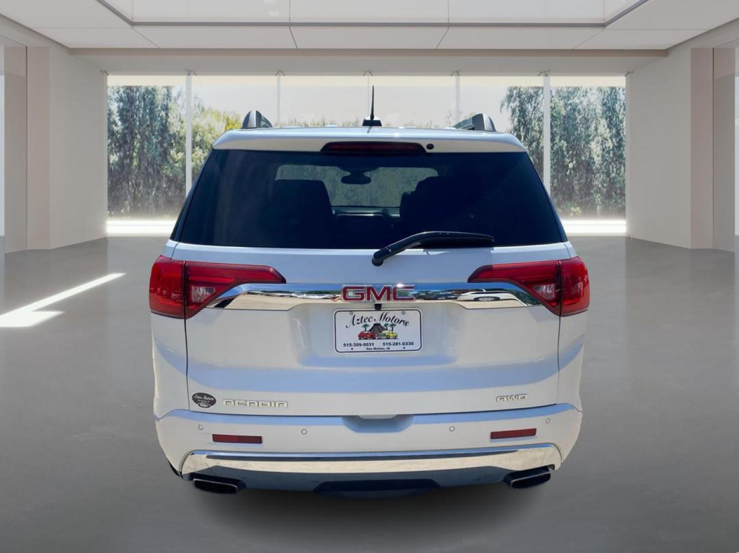 2018 WHITE GMC ACADIA DENALI (1GKKNXLS8JZ) with an 3.6L engine, Automatic transmission, located at 908 SE 14th Street, Des Moines, IA, 50317, (515) 281-0330, 41.580303, -93.597046 - Photo#3