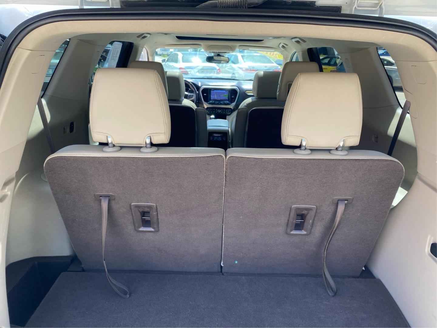 2018 WHITE GMC ACADIA DENALI (1GKKNXLS8JZ) with an 3.6L engine, Automatic transmission, located at 908 SE 14th Street, Des Moines, IA, 50317, (515) 281-0330, 41.580303, -93.597046 - Photo#12