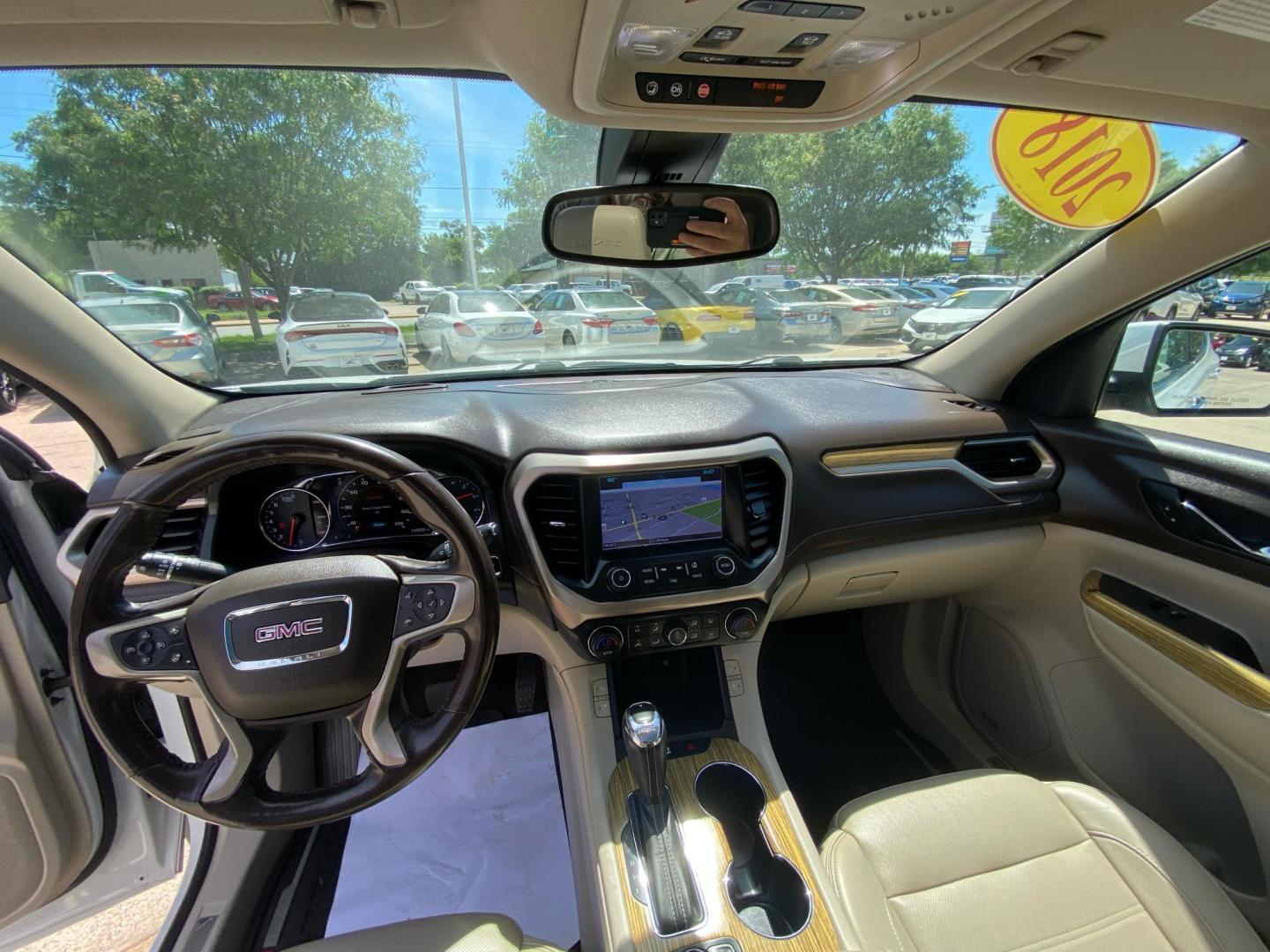 2018 WHITE GMC ACADIA DENALI (1GKKNXLS8JZ) with an 3.6L engine, Automatic transmission, located at 908 SE 14th Street, Des Moines, IA, 50317, (515) 281-0330, 41.580303, -93.597046 - Photo#21