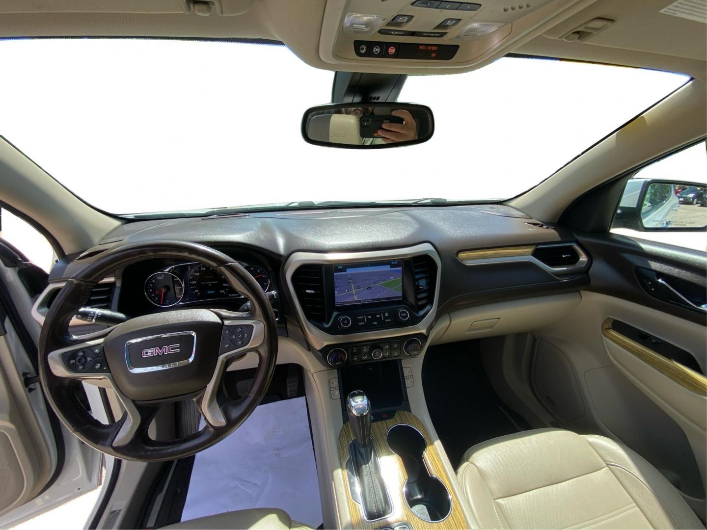 2018 WHITE GMC ACADIA DENALI (1GKKNXLS8JZ) with an 3.6L engine, Automatic transmission, located at 908 SE 14th Street, Des Moines, IA, 50317, (515) 281-0330, 41.580303, -93.597046 - Photo#22