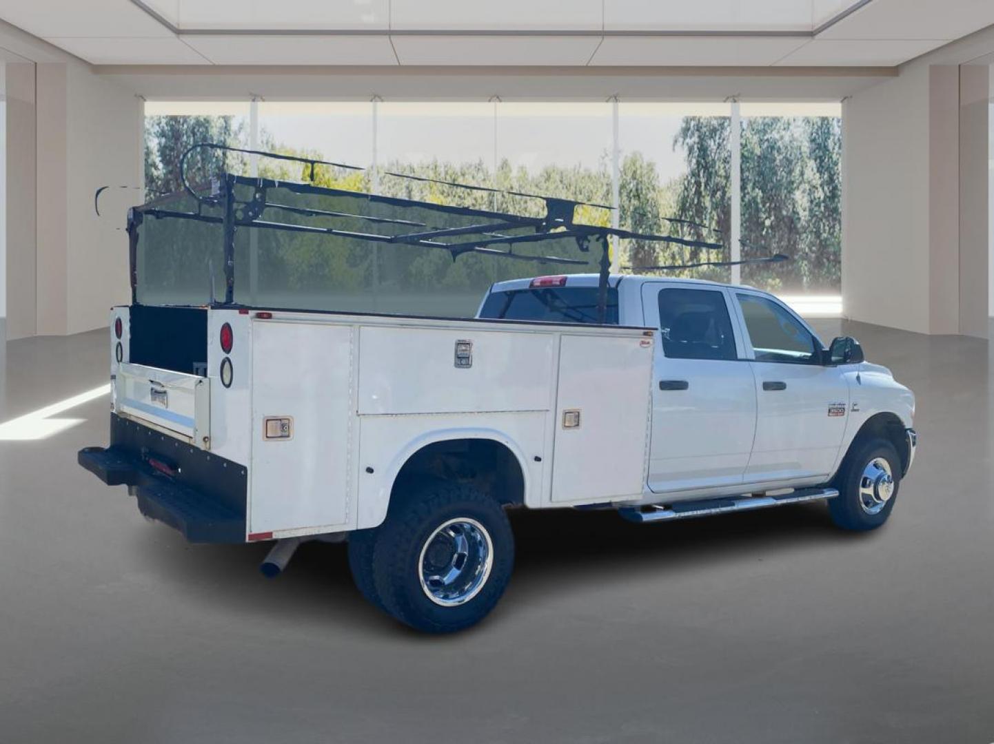 2012 WHITE DODGE RAM 3500 ST RACKS and TOOL BOX (3C63DRGL4CG) with an 6.7L engine, Automatic transmission, located at 908 SE 14th Street, Des Moines, IA, 50317, (515) 281-0330, 41.580303, -93.597046 - Photo#2