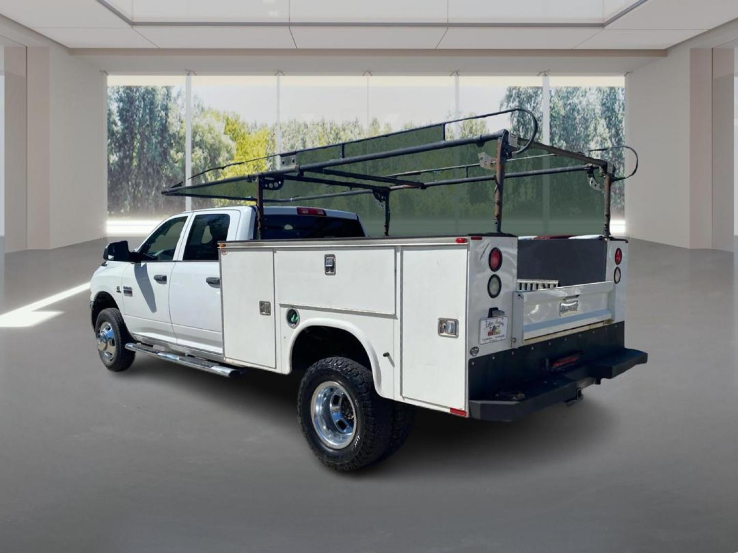 2012 WHITE DODGE RAM 3500 ST RACKS and TOOL BOX (3C63DRGL4CG) with an 6.7L engine, Automatic transmission, located at 908 SE 14th Street, Des Moines, IA, 50317, (515) 281-0330, 41.580303, -93.597046 - Photo#4