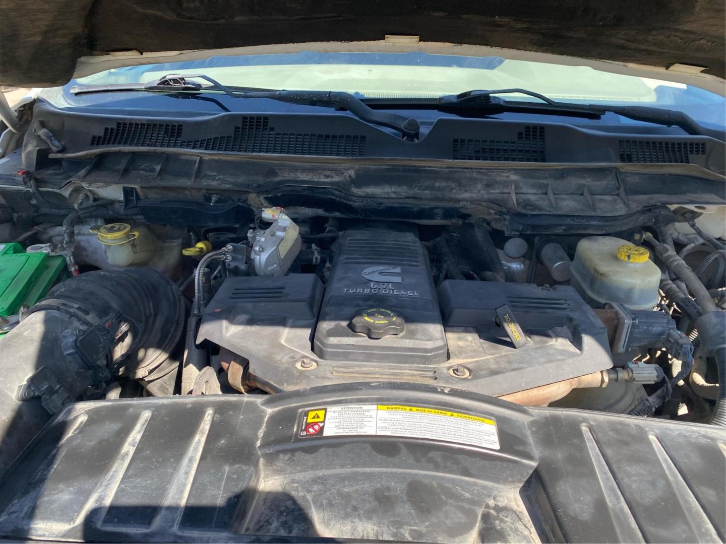 2012 WHITE DODGE RAM 3500 ST RACKS and TOOL BOX (3C63DRGL4CG) with an 6.7L engine, Automatic transmission, located at 908 SE 14th Street, Des Moines, IA, 50317, (515) 281-0330, 41.580303, -93.597046 - Photo#10