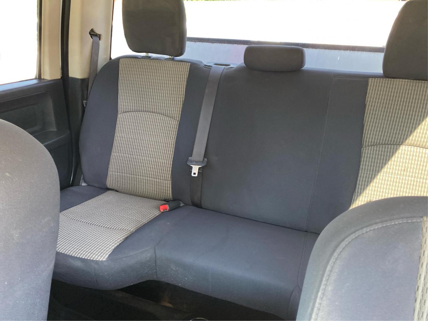 2012 WHITE DODGE RAM 3500 ST RACKS and TOOL BOX (3C63DRGL4CG) with an 6.7L engine, Automatic transmission, located at 908 SE 14th Street, Des Moines, IA, 50317, (515) 281-0330, 41.580303, -93.597046 - Photo#14