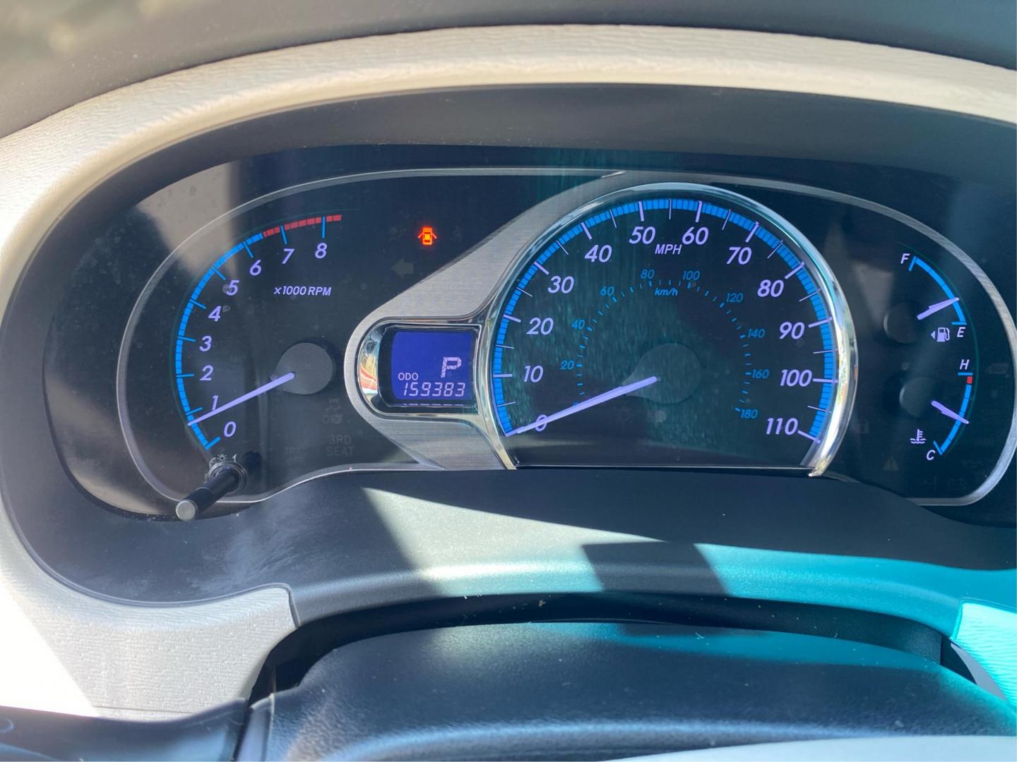 2012 GRAY TOYOTA SIENNA XLE (5TDYK3DC0CS) with an 3.5L engine, Automatic transmission, located at 908 SE 14th Street, Des Moines, IA, 50317, (515) 281-0330, 41.580303, -93.597046 - Photo#15