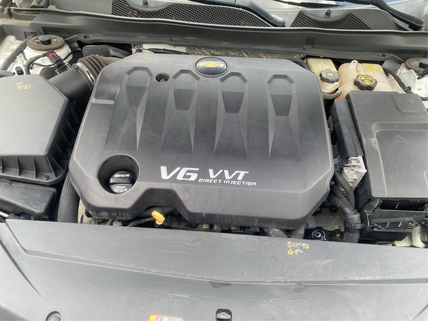 2016 WHITE CHEVROLET IMPALA LT (2G1115S3XG9) with an 3.6L engine, Automatic transmission, located at 908 SE 14th Street, Des Moines, IA, 50317, (515) 281-0330, 41.580303, -93.597046 - Photo#10