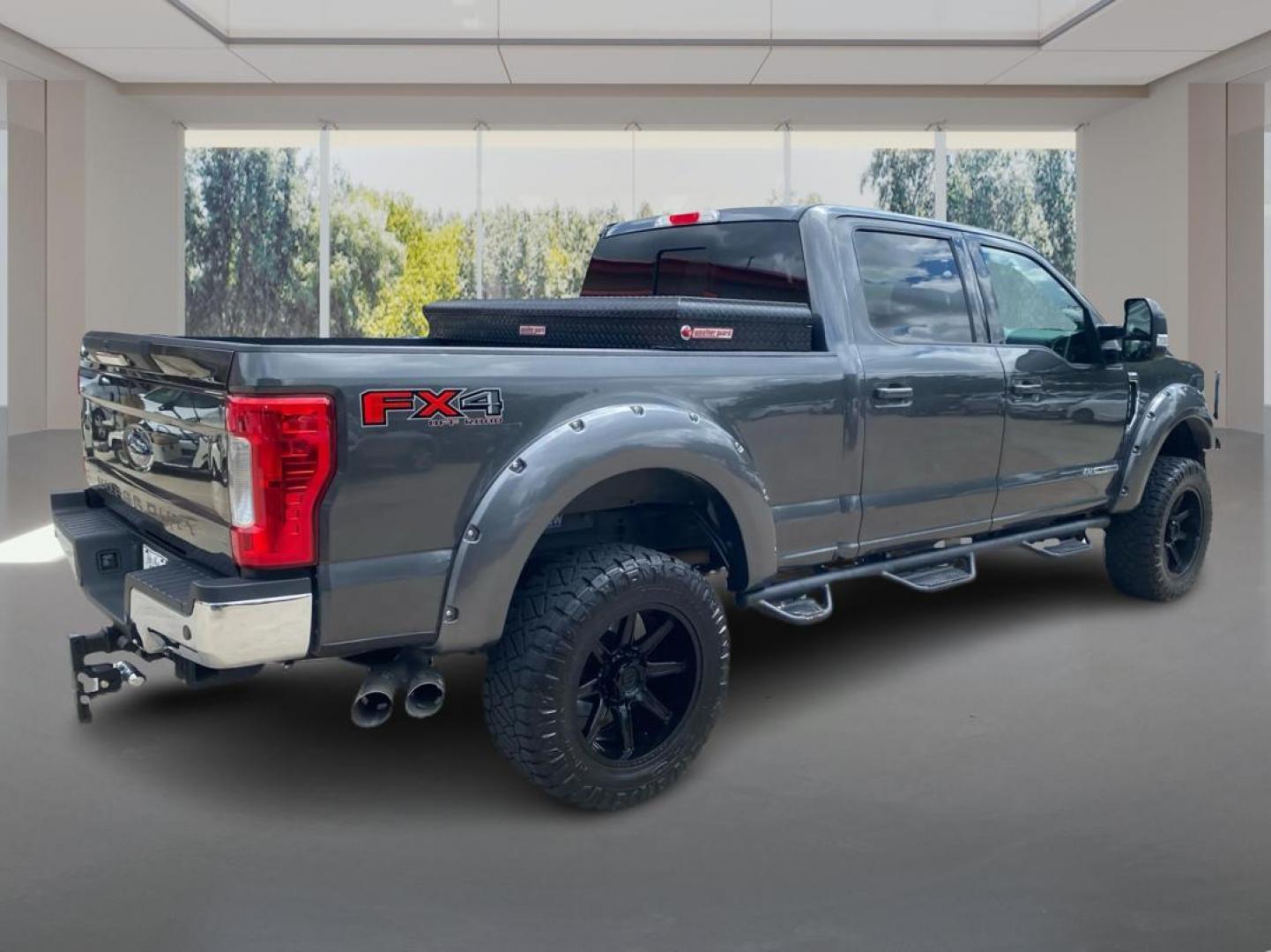 2017 GRAY FORD F250 SUPER DUTY (1FT7W2BT1HE) with an 6.7L engine, Automatic transmission, located at 908 SE 14th Street, Des Moines, IA, 50317, (515) 281-0330, 41.580303, -93.597046 - Photo#2
