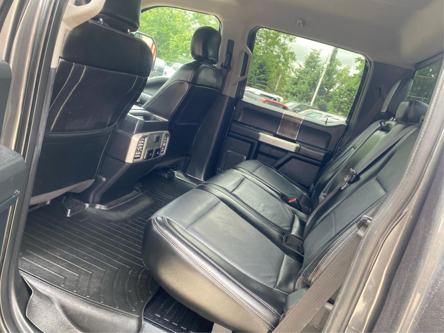 2017 GRAY FORD F250 SUPER DUTY (1FT7W2BT1HE) with an 6.7L engine, Automatic transmission, located at 908 SE 14th Street, Des Moines, IA, 50317, (515) 281-0330, 41.580303, -93.597046 - Photo#9