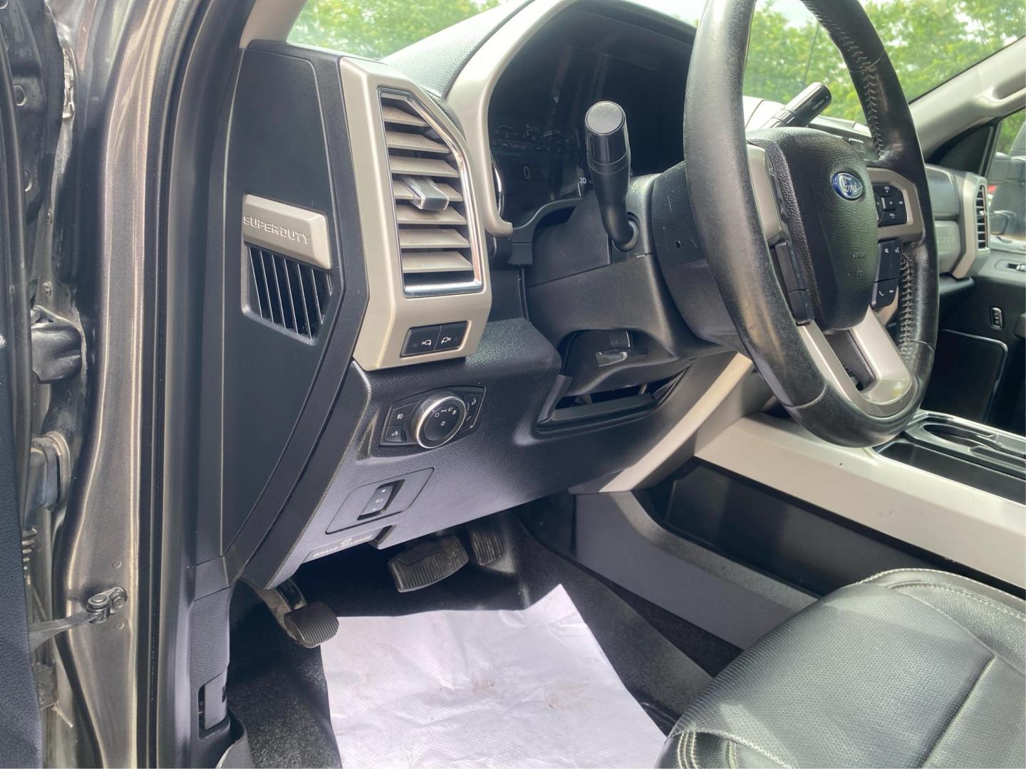 2017 GRAY FORD F250 SUPER DUTY (1FT7W2BT1HE) with an 6.7L engine, Automatic transmission, located at 908 SE 14th Street, Des Moines, IA, 50317, (515) 281-0330, 41.580303, -93.597046 - Photo#16