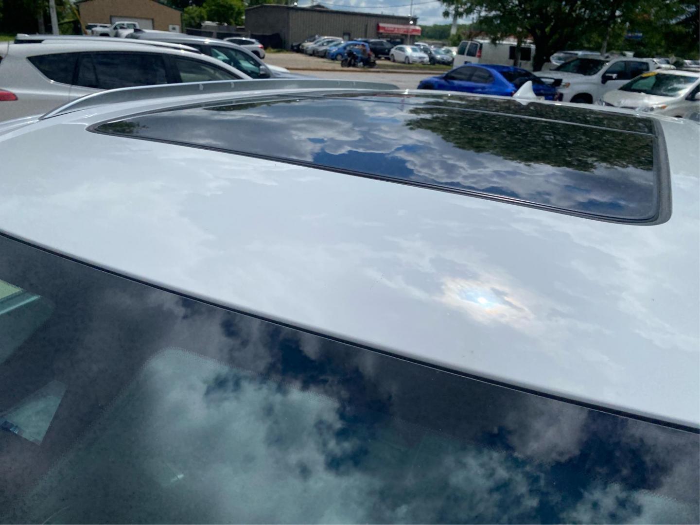 2019 WHITE CHEVROLET BLAZER PREMIER (3GNKBKRSXKS) with an 3.6L engine, Automatic transmission, located at 908 SE 14th Street, Des Moines, IA, 50317, (515) 281-0330, 41.580303, -93.597046 - Photo#11