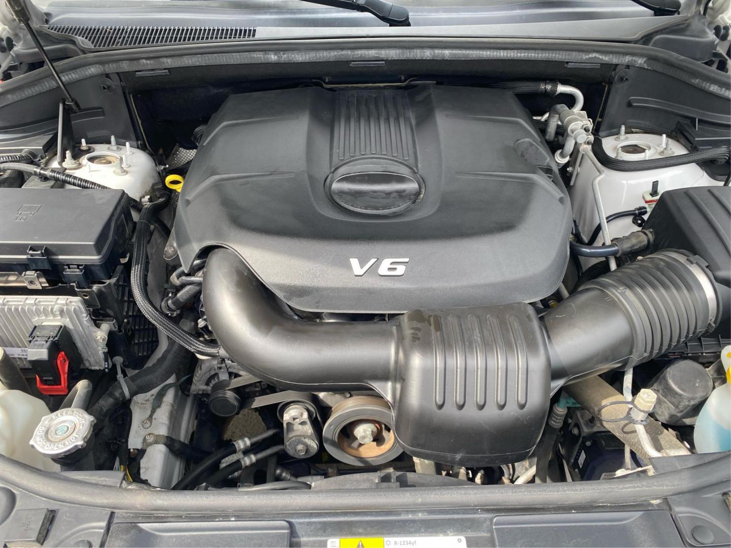 2015 WHITE DODGE DURANGO SXT (1C4RDJAG3FC) with an 3.6L engine, Automatic transmission, located at 908 SE 14th Street, Des Moines, IA, 50317, (515) 281-0330, 41.580303, -93.597046- Photo#10