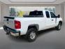 2008 WHITE CHEVROLET SILVERADO 2500 HEAVY DUTY (1GCHK29K18E) with an 6.0L engine, Automatic transmission, located at 908 SE 14th Street, Des Moines, IA, 50317, (515) 281-0330, 41.580303, -93.597046- Photo#2