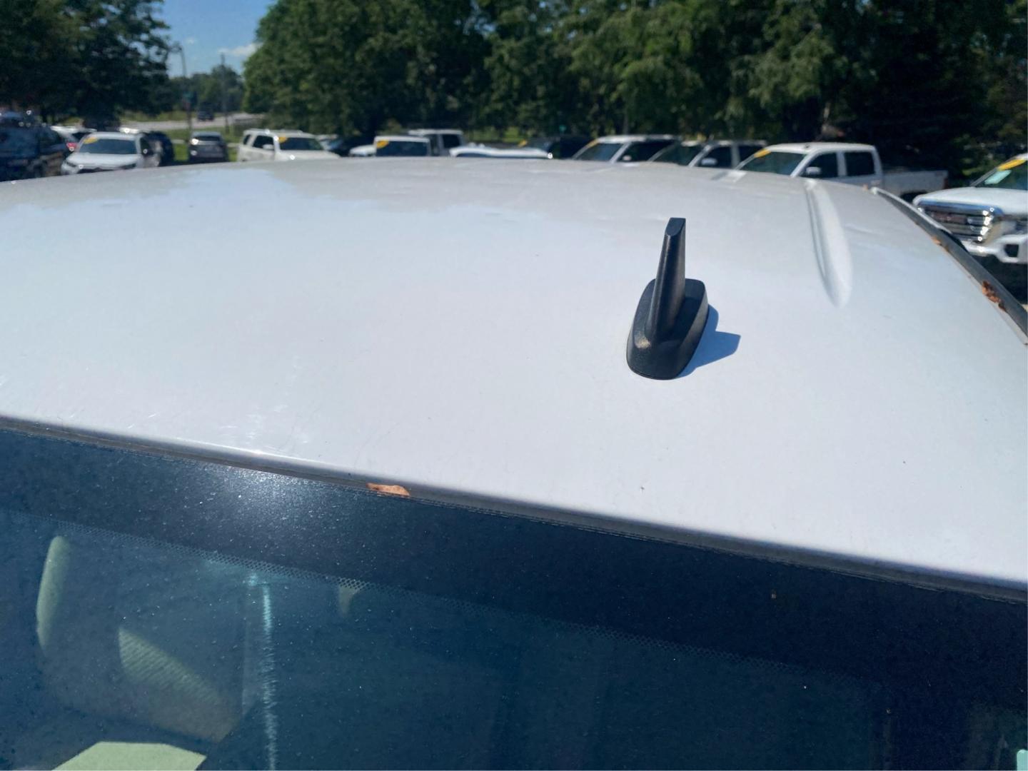 2008 WHITE CHEVROLET SILVERADO 2500 HEAVY DUTY (1GCHK29K18E) with an 6.0L engine, Automatic transmission, located at 908 SE 14th Street, Des Moines, IA, 50317, (515) 281-0330, 41.580303, -93.597046- Photo#11