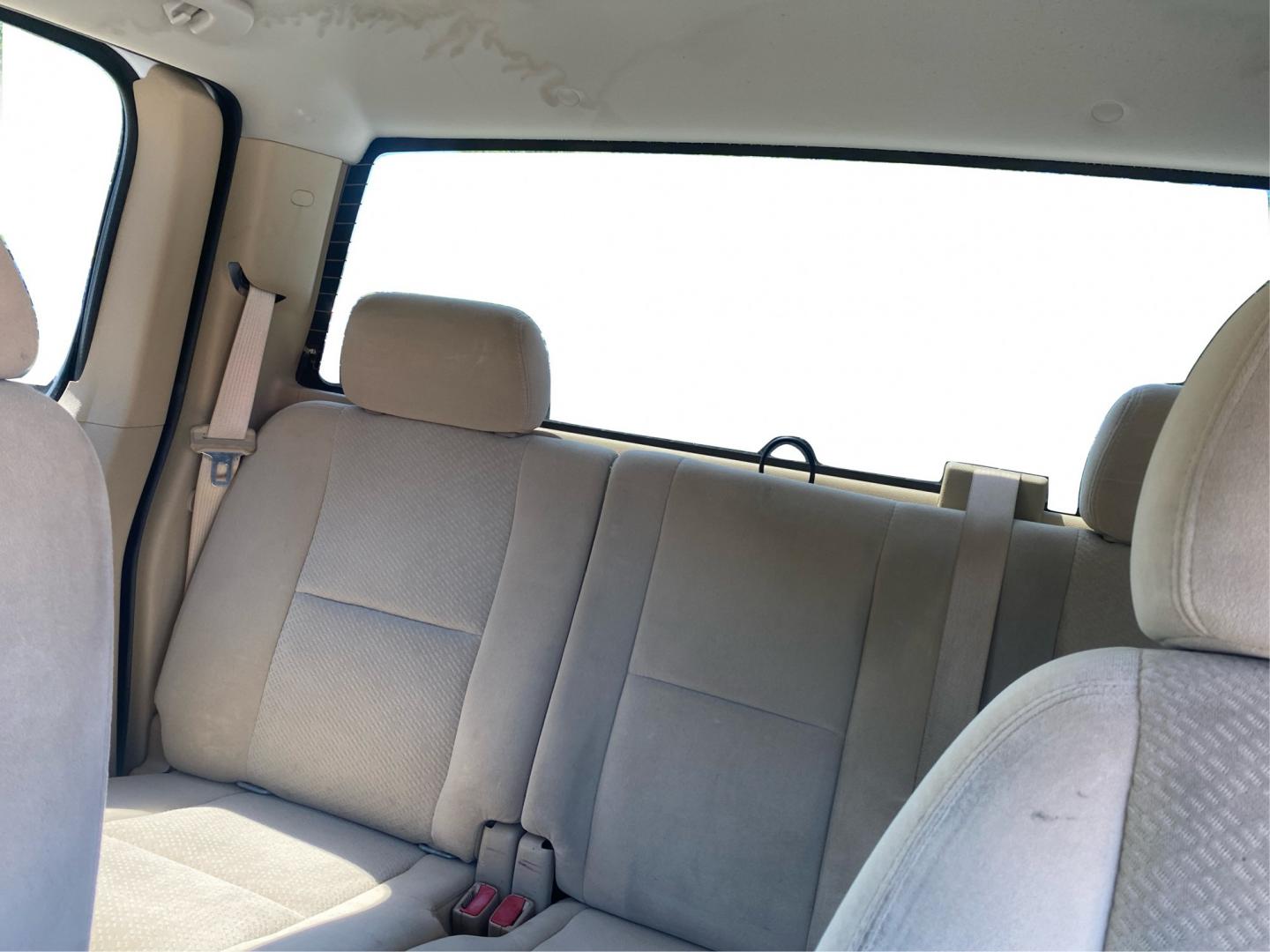 2008 WHITE CHEVROLET SILVERADO 2500 HEAVY DUTY (1GCHK29K18E) with an 6.0L engine, Automatic transmission, located at 908 SE 14th Street, Des Moines, IA, 50317, (515) 281-0330, 41.580303, -93.597046- Photo#13