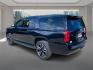 2020 BLACK CHEVROLET SUBURBAN 1500 PREMIER (1GNSKJKC6LR) with an 5.3L engine, Automatic transmission, located at 908 SE 14th Street, Des Moines, IA, 50317, (515) 281-0330, 41.580303, -93.597046- Photo#4