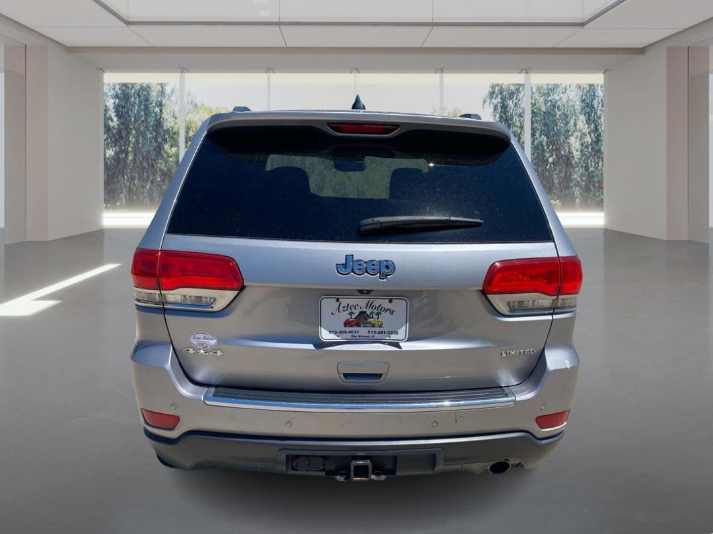 2015 SILVER JEEP GRAND CHEROKEE LIMITED (1C4RJFBG7FC) with an 3.6L engine, Automatic transmission, located at 908 SE 14th Street, Des Moines, IA, 50317, (515) 281-0330, 41.580303, -93.597046- Photo#3