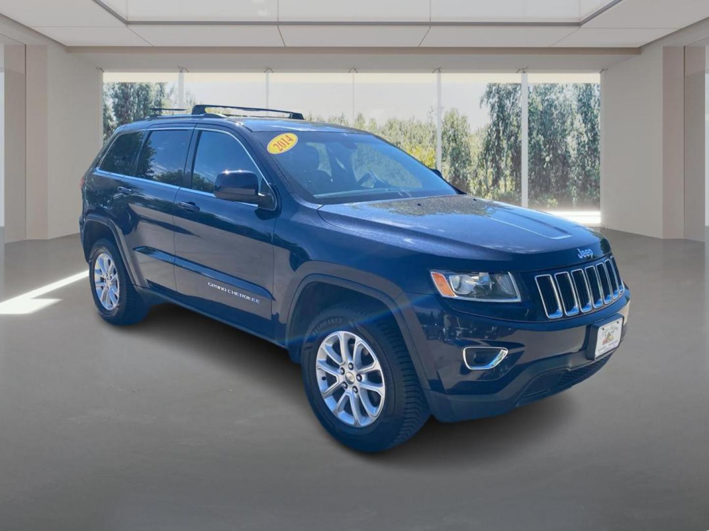 2014 BLUE JEEP GRAND CHEROKEE LAREDO (1C4RJFAG6EC) with an 3.6L engine, Automatic transmission, located at 908 SE 14th Street, Des Moines, IA, 50317, (515) 281-0330, 41.580303, -93.597046- Photo#0