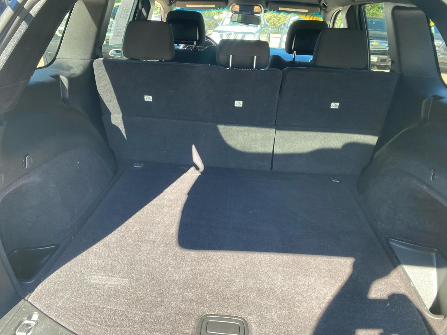 2014 BLUE JEEP GRAND CHEROKEE LAREDO (1C4RJFAG6EC) with an 3.6L engine, Automatic transmission, located at 908 SE 14th Street, Des Moines, IA, 50317, (515) 281-0330, 41.580303, -93.597046- Photo#12