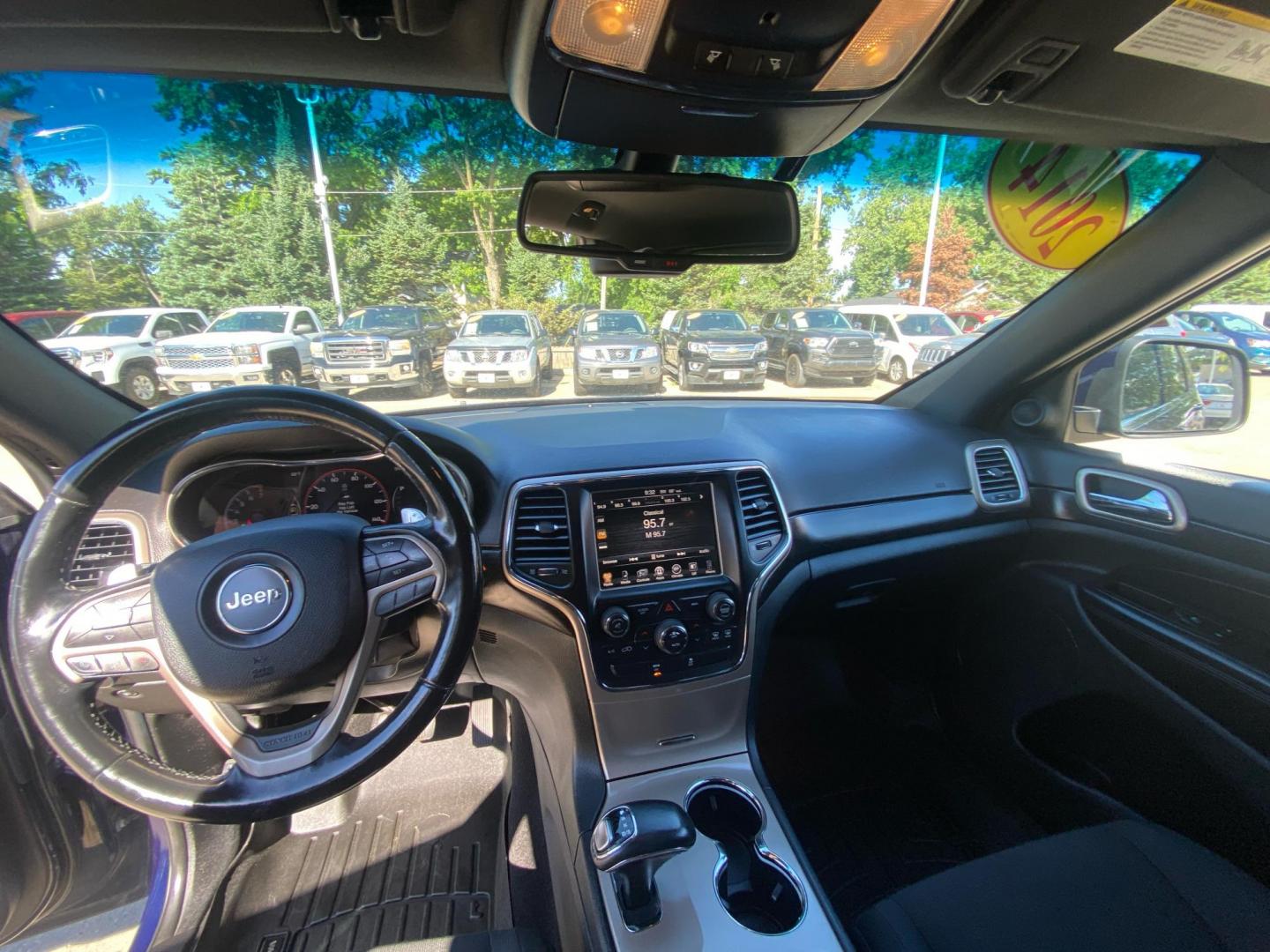 2014 BLUE JEEP GRAND CHEROKEE LAREDO (1C4RJFAG6EC) with an 3.6L engine, Automatic transmission, located at 908 SE 14th Street, Des Moines, IA, 50317, (515) 281-0330, 41.580303, -93.597046- Photo#21