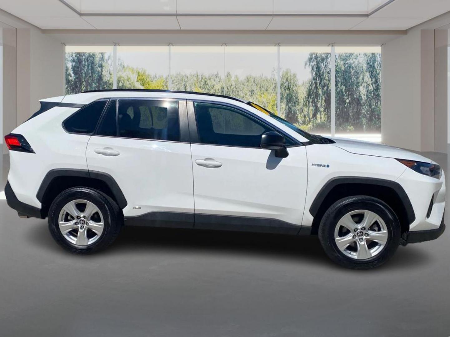 2021 WHITE TOYOTA RAV4 LE (4T3LWRFV4MU) with an 2.5L engine, Automatic transmission, located at 908 SE 14th Street, Des Moines, IA, 50317, (515) 281-0330, 41.580303, -93.597046- Photo#1