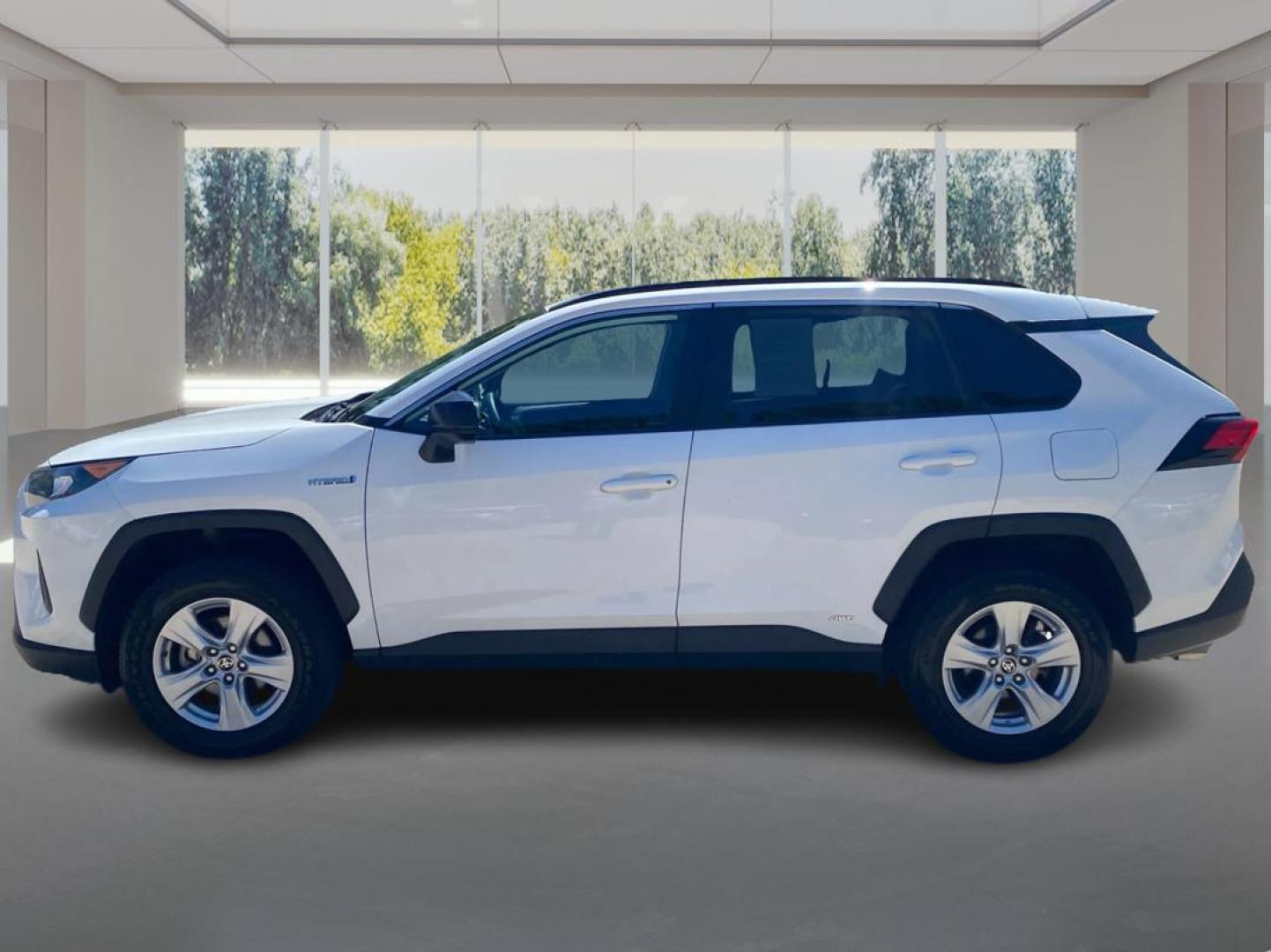 2021 WHITE TOYOTA RAV4 LE (4T3LWRFV4MU) with an 2.5L engine, Automatic transmission, located at 908 SE 14th Street, Des Moines, IA, 50317, (515) 281-0330, 41.580303, -93.597046- Photo#5