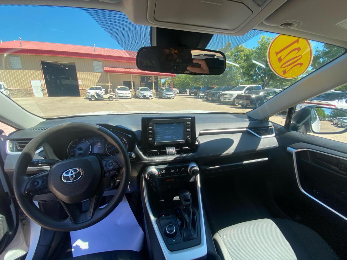 2021 WHITE TOYOTA RAV4 LE (4T3LWRFV4MU) with an 2.5L engine, Automatic transmission, located at 908 SE 14th Street, Des Moines, IA, 50317, (515) 281-0330, 41.580303, -93.597046- Photo#21