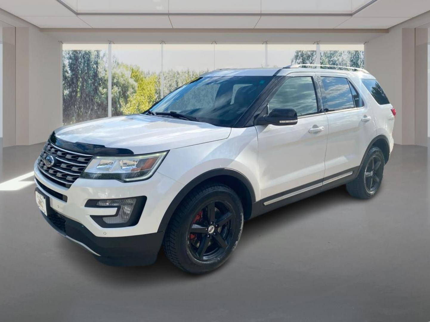 2016 WHITE FORD EXPLORER XLT (1FM5K8D88GG) with an 3.5L engine, Automatic transmission, located at 908 SE 14th Street, Des Moines, IA, 50317, (515) 281-0330, 41.580303, -93.597046 - Photo#7