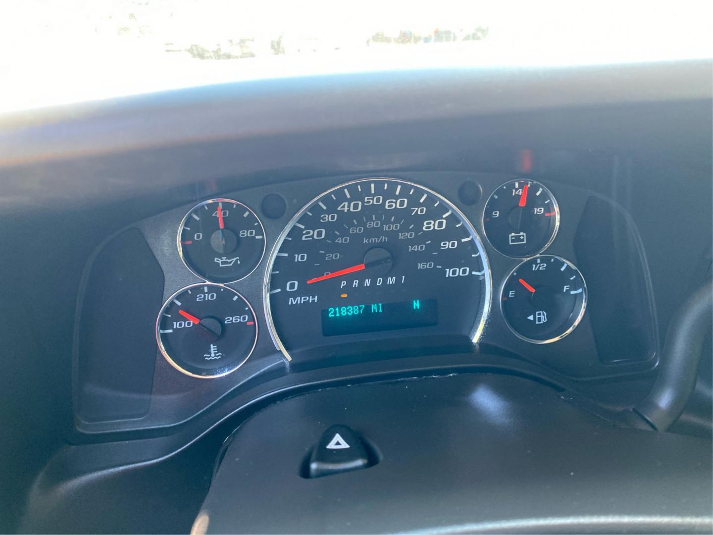2020 WHITE CHEVROLET EXPRESS G2500 (1GCWGBFP8L1) with an 4.3L engine, Automatic transmission, located at 908 SE 14th Street, Des Moines, IA, 50317, (515) 281-0330, 41.580303, -93.597046- Photo#13