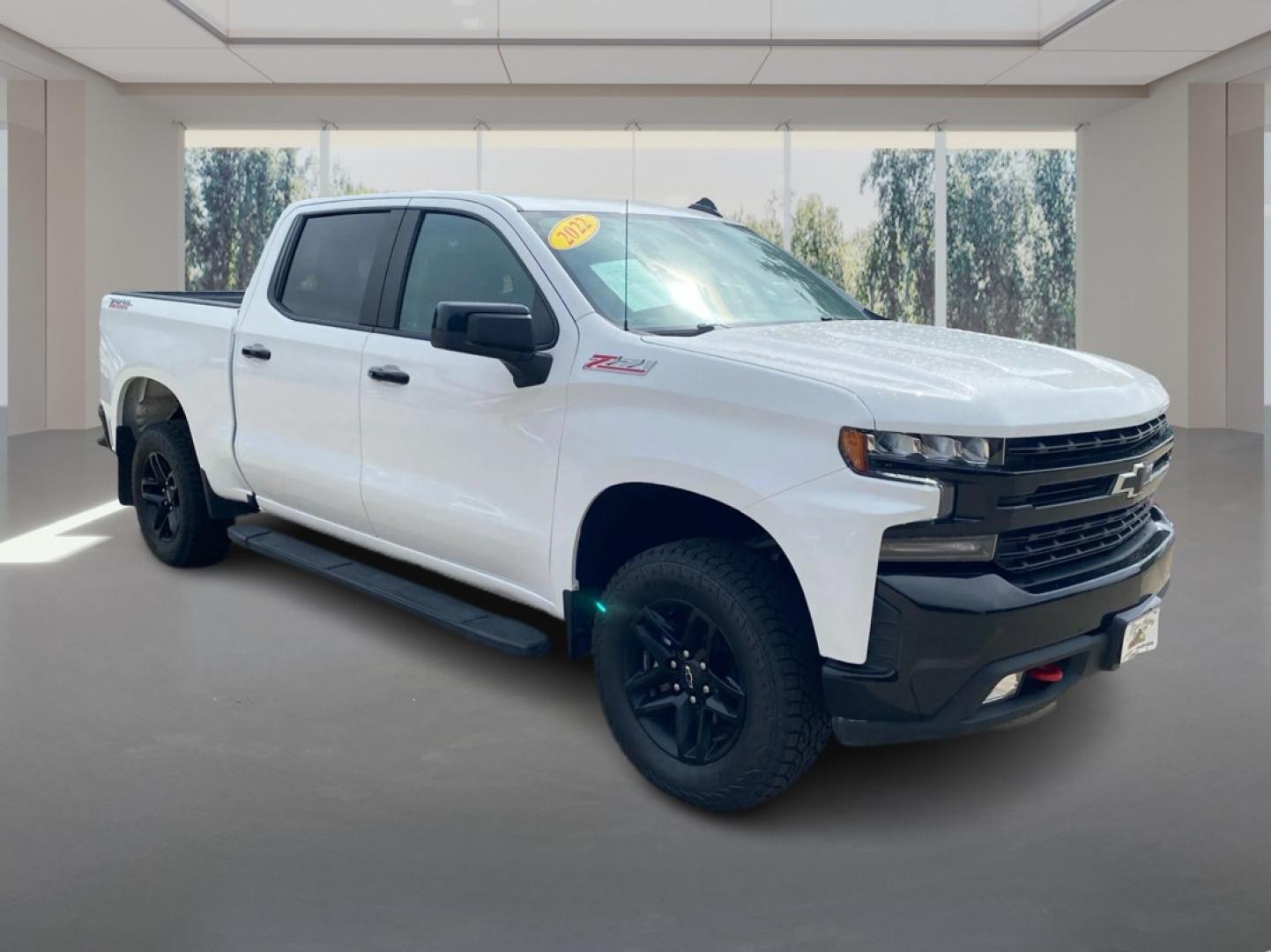 2022 WHITE CHEVROLET SILVERADO LTD 1 LT TRAIL BOSS (3GCUYFETXNG) with an 3.0L engine, Automatic transmission, located at 908 SE 14th Street, Des Moines, IA, 50317, (515) 281-0330, 41.580303, -93.597046- Photo#0