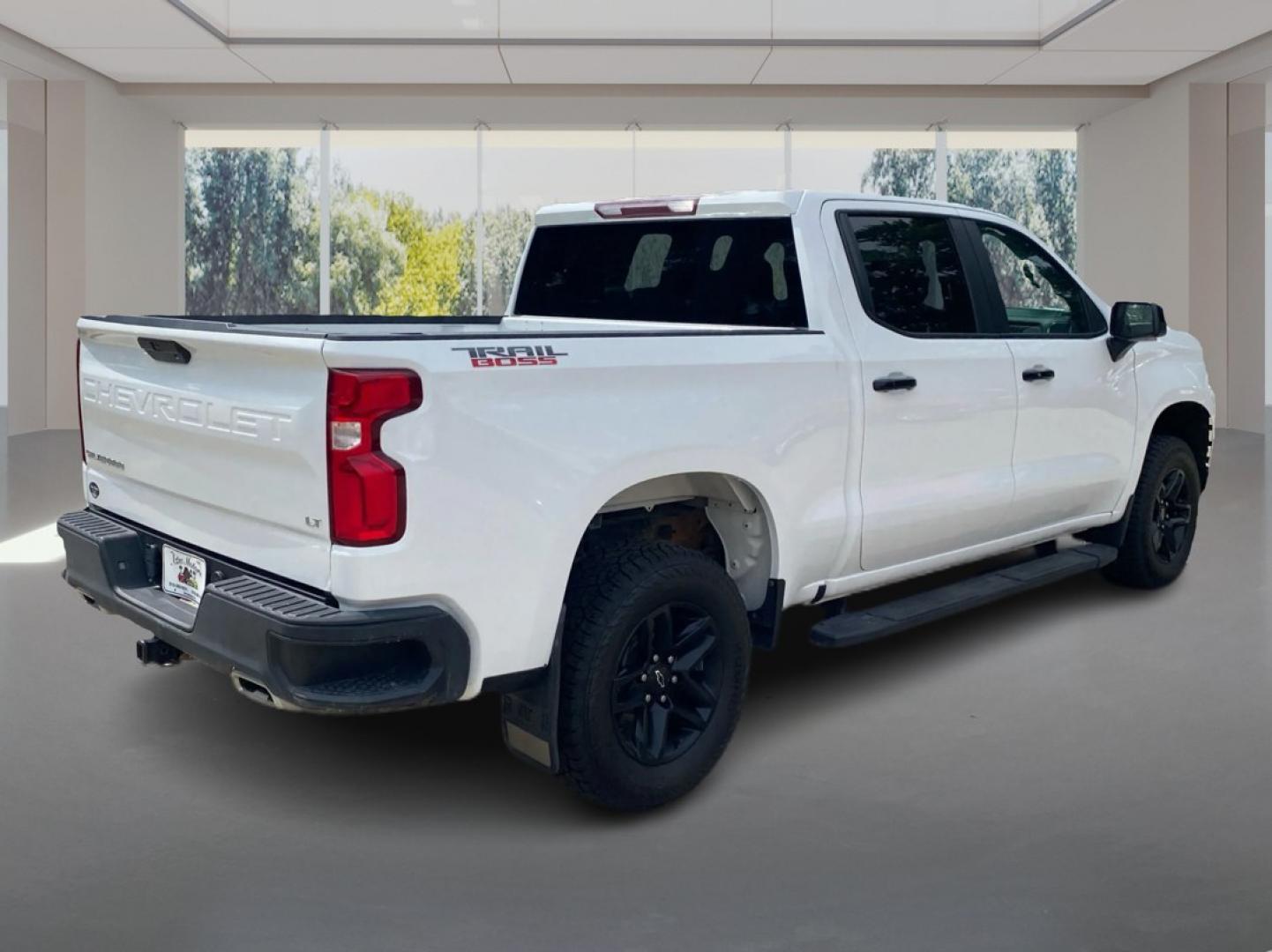 2022 WHITE CHEVROLET SILVERADO LTD 1 LT TRAIL BOSS (3GCUYFETXNG) with an 3.0L engine, Automatic transmission, located at 908 SE 14th Street, Des Moines, IA, 50317, (515) 281-0330, 41.580303, -93.597046- Photo#2