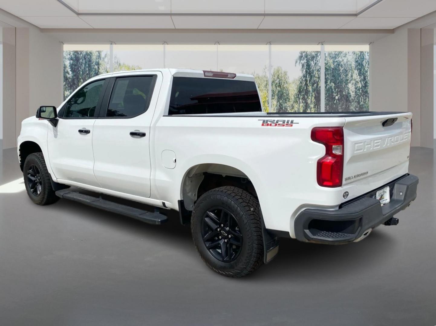 2022 WHITE CHEVROLET SILVERADO LTD 1 LT TRAIL BOSS (3GCUYFETXNG) with an 3.0L engine, Automatic transmission, located at 908 SE 14th Street, Des Moines, IA, 50317, (515) 281-0330, 41.580303, -93.597046- Photo#4