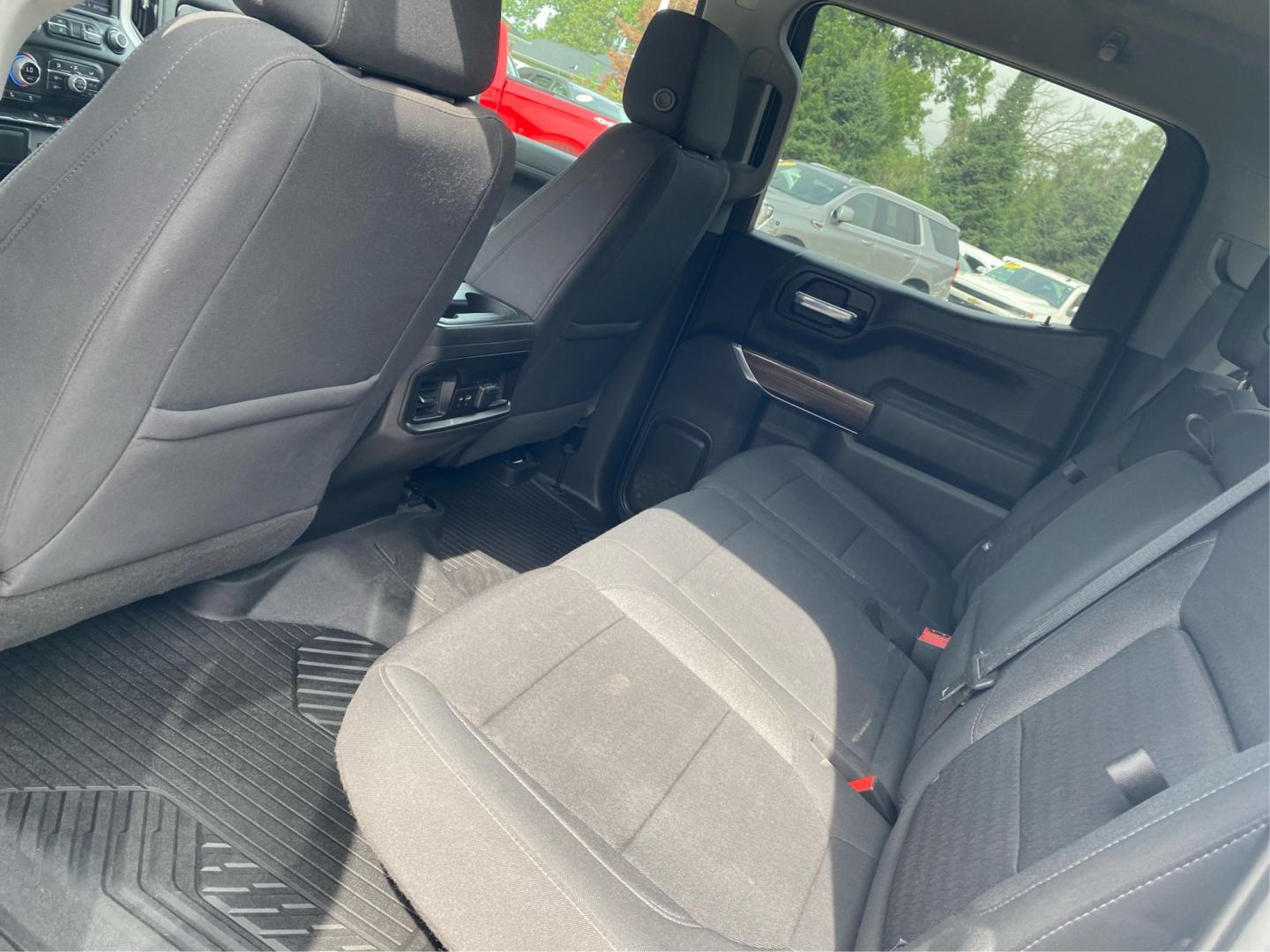 2022 WHITE CHEVROLET SILVERADO LTD 1 LT TRAIL BOSS (3GCUYFETXNG) with an 3.0L engine, Automatic transmission, located at 908 SE 14th Street, Des Moines, IA, 50317, (515) 281-0330, 41.580303, -93.597046- Photo#9