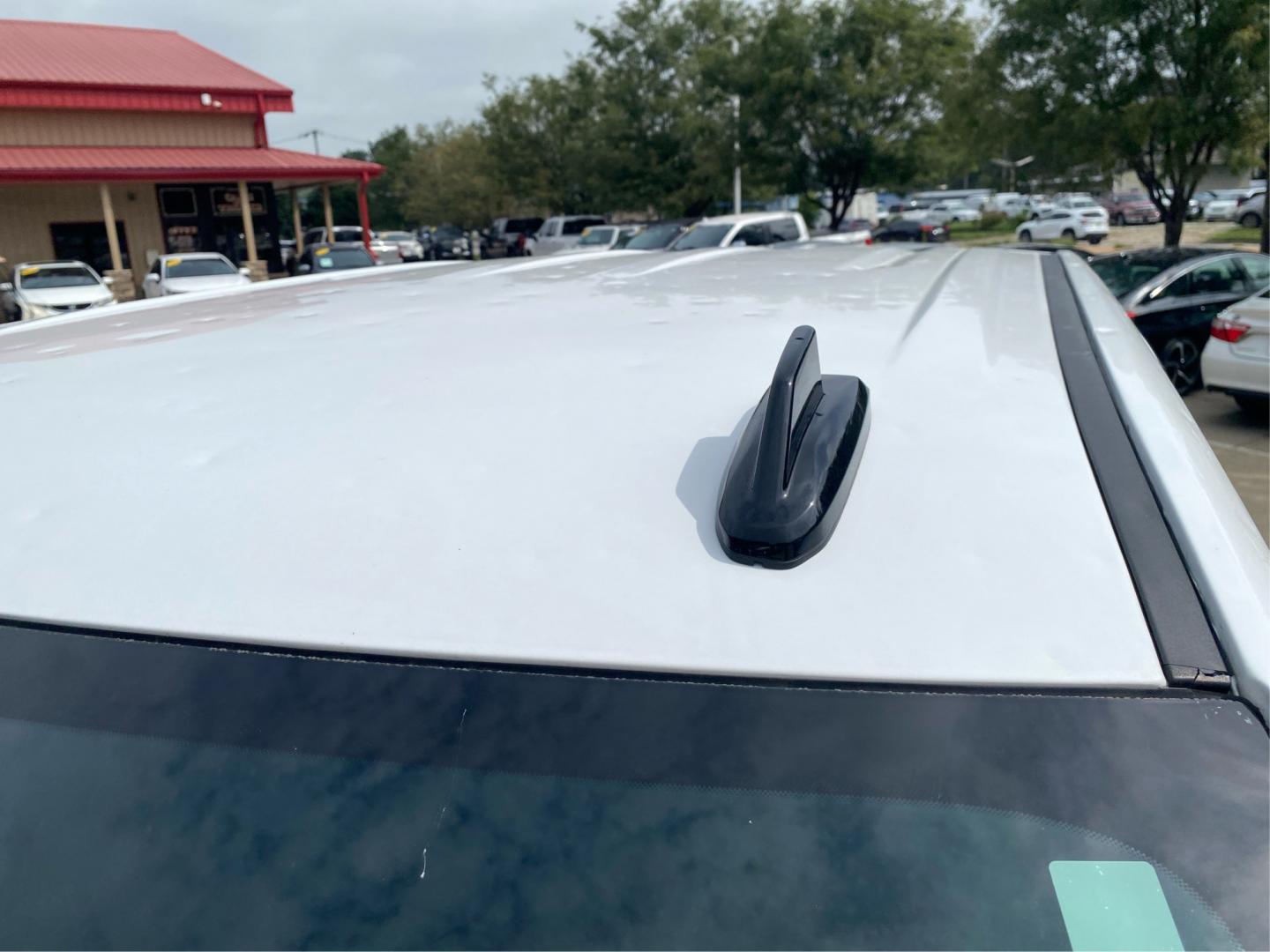 2022 WHITE CHEVROLET SILVERADO LTD 1 LT TRAIL BOSS (3GCUYFETXNG) with an 3.0L engine, Automatic transmission, located at 908 SE 14th Street, Des Moines, IA, 50317, (515) 281-0330, 41.580303, -93.597046- Photo#11