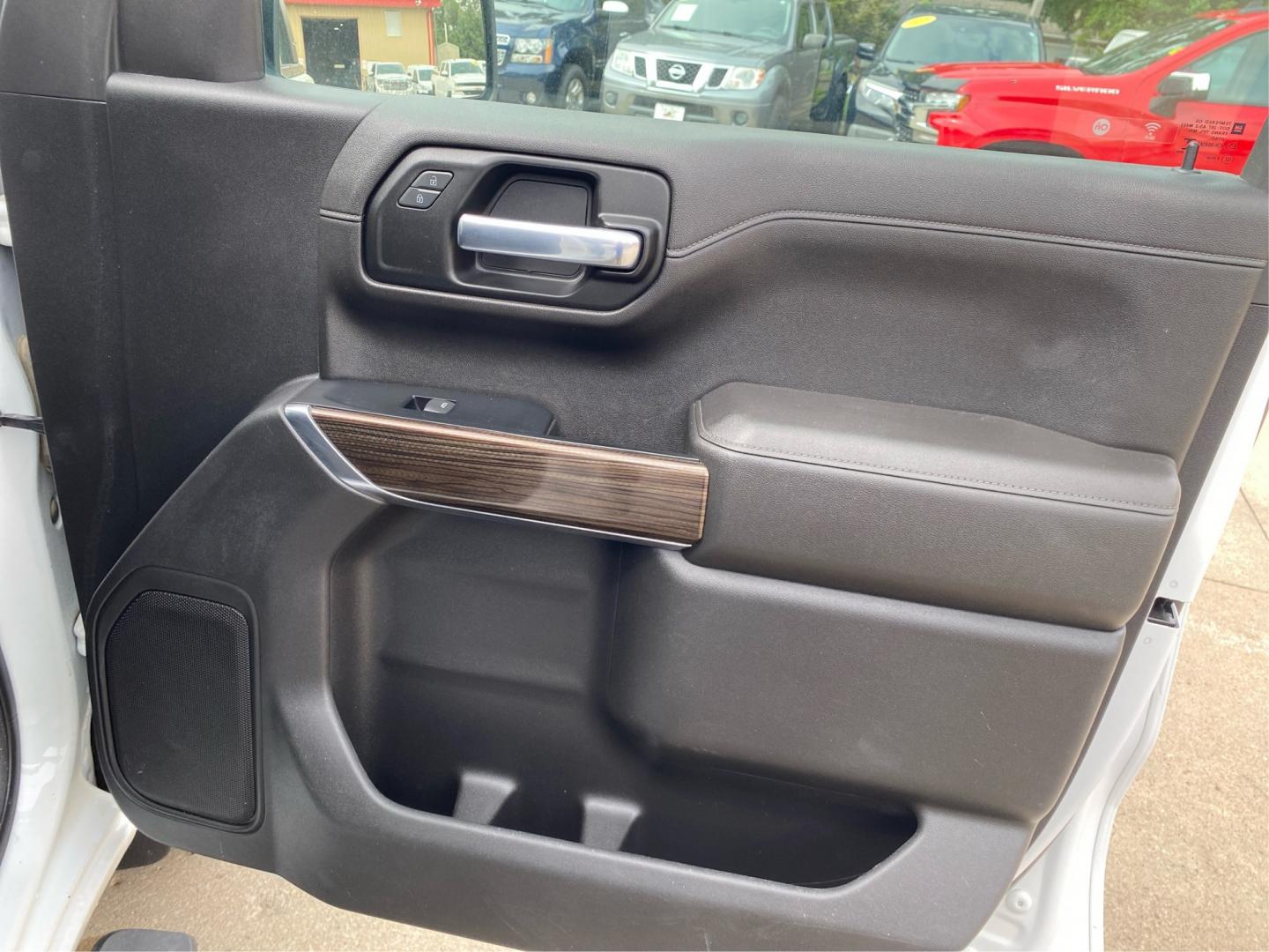2022 WHITE CHEVROLET SILVERADO LTD 1 LT TRAIL BOSS (3GCUYFETXNG) with an 3.0L engine, Automatic transmission, located at 908 SE 14th Street, Des Moines, IA, 50317, (515) 281-0330, 41.580303, -93.597046- Photo#19