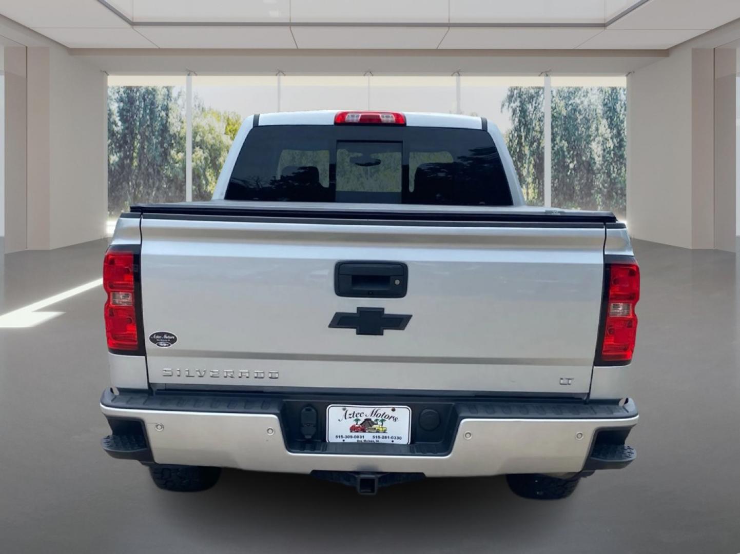 2017 SILVER CHEVROLET SILVERADO 1500 LT (3GCUKREC9HG) with an 5.3L engine, Automatic transmission, located at 908 SE 14th Street, Des Moines, IA, 50317, (515) 281-0330, 41.580303, -93.597046- Photo#3