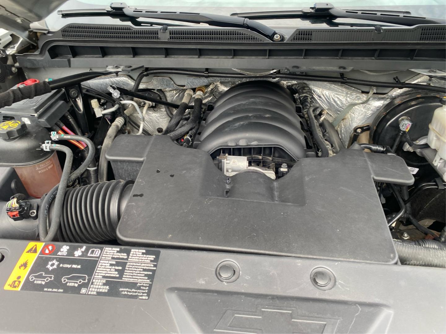 2017 SILVER CHEVROLET SILVERADO 1500 LT (3GCUKREC9HG) with an 5.3L engine, Automatic transmission, located at 908 SE 14th Street, Des Moines, IA, 50317, (515) 281-0330, 41.580303, -93.597046- Photo#10