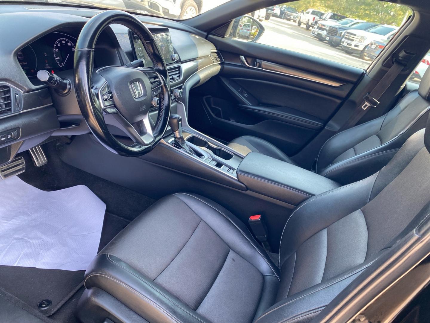 2022 BLACK HONDA ACCORD SPORT (1HGCV1F31NA) with an 1.5L engine, Automatic transmission, located at 908 SE 14th Street, Des Moines, IA, 50317, (515) 281-0330, 41.580303, -93.597046- Photo#8