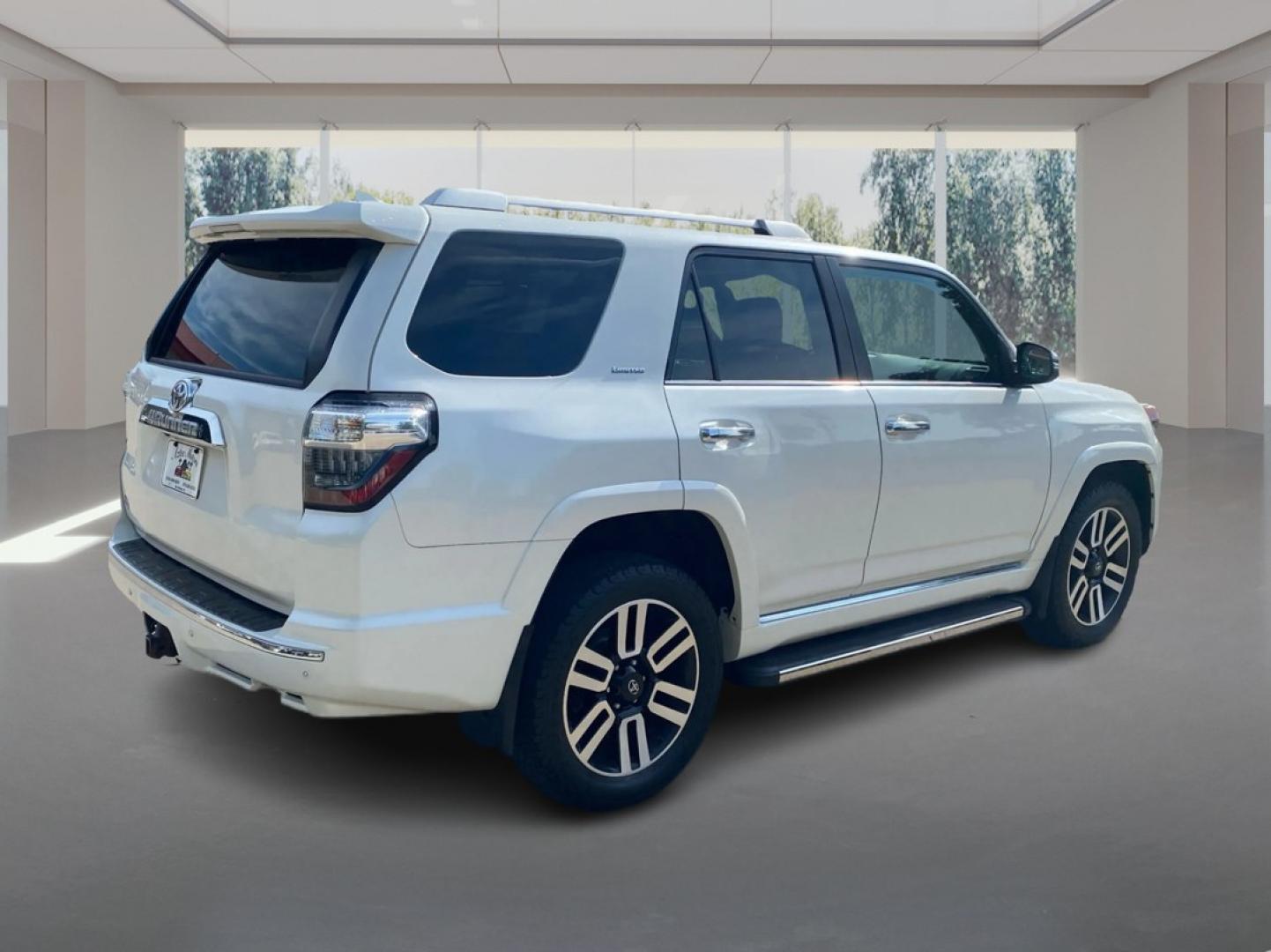 2016 WHITE TOYOTA 4RUNNER LIMITED (JTEBU5JR6G5) with an 4.0L engine, Automatic transmission, located at 908 SE 14th Street, Des Moines, IA, 50317, (515) 281-0330, 41.580303, -93.597046- Photo#2