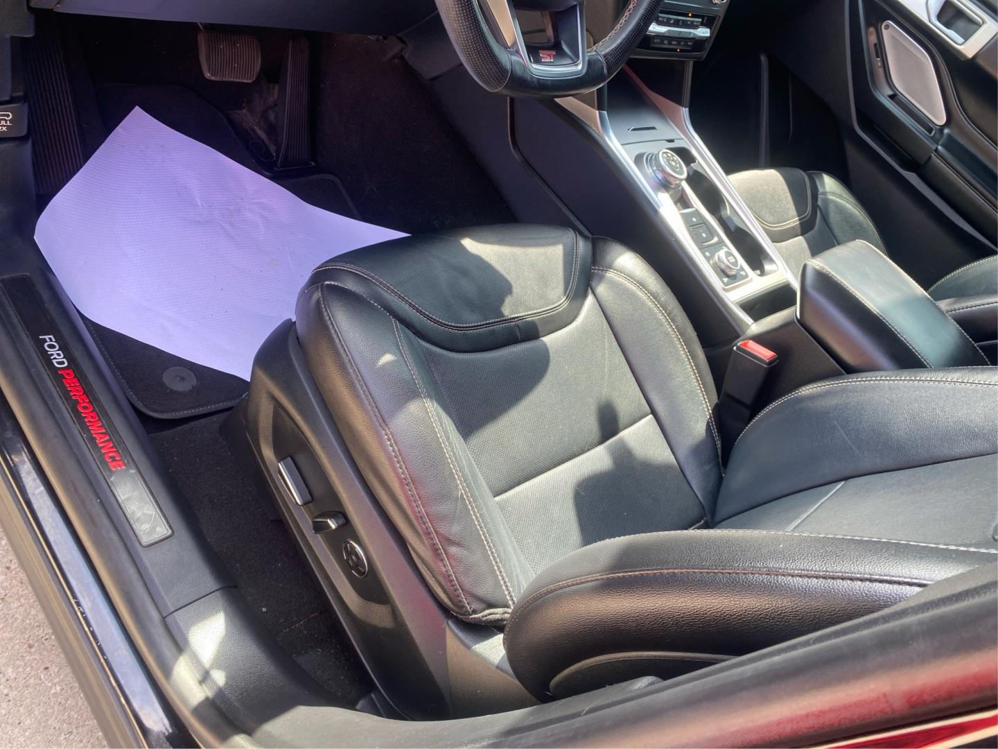 2020 BLACK FORD EXPLORER ST (1FM5K8GC2LG) with an 3.0L engine, Automatic transmission, located at 908 SE 14th Street, Des Moines, IA, 50317, (515) 281-0330, 41.580303, -93.597046- Photo#18