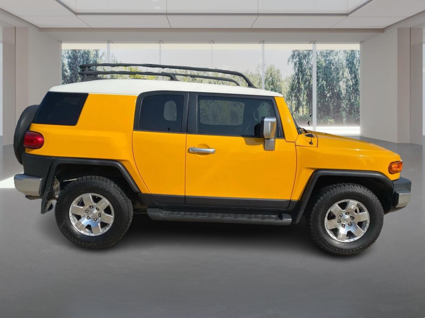2007 YELLOW TOYOTA FJ CRUISER (JTEBU11F070) with an 4.0L engine, Automatic transmission, located at 908 SE 14th Street, Des Moines, IA, 50317, (515) 281-0330, 41.580303, -93.597046- Photo#1