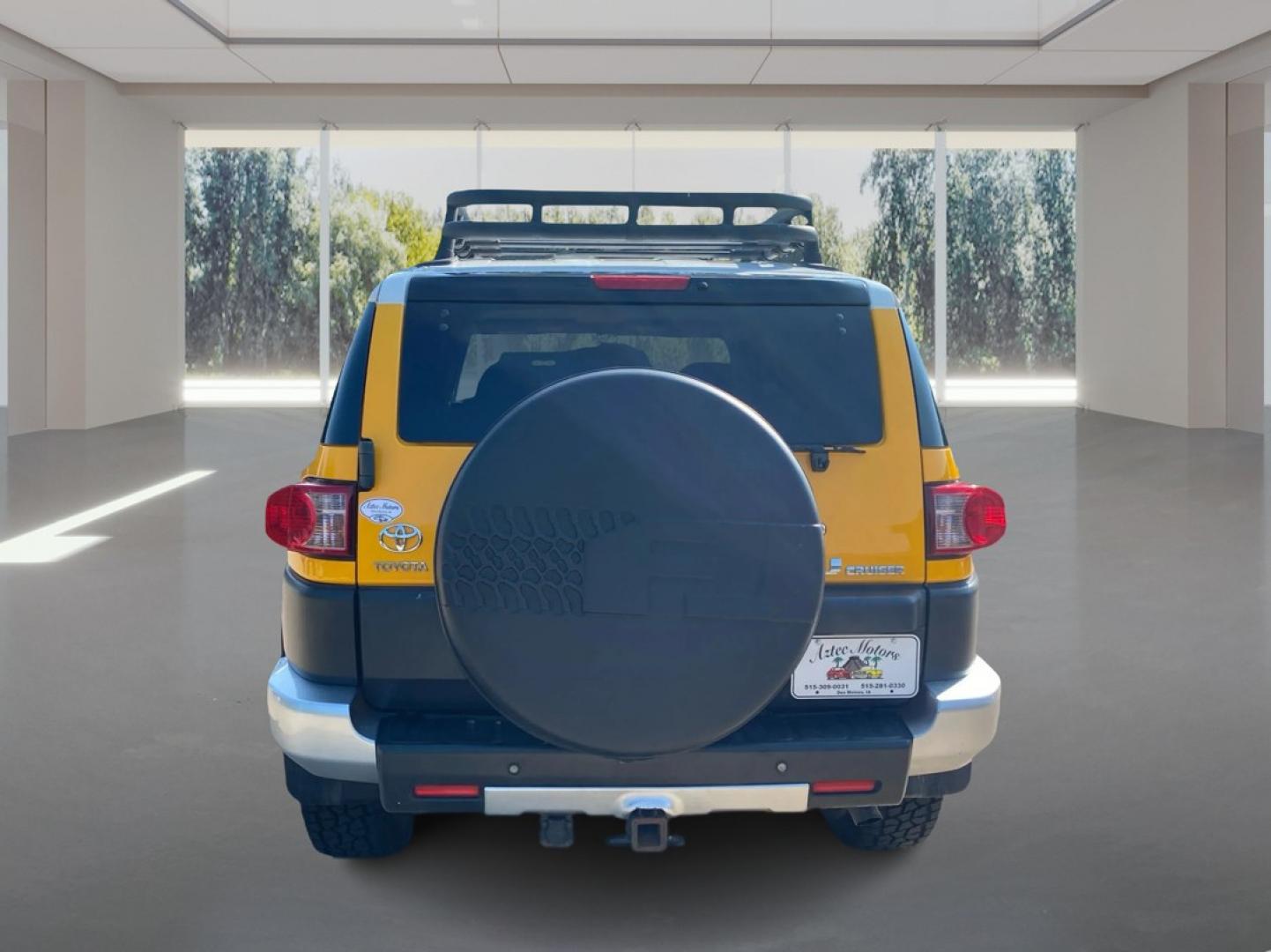 2007 YELLOW TOYOTA FJ CRUISER (JTEBU11F070) with an 4.0L engine, Automatic transmission, located at 908 SE 14th Street, Des Moines, IA, 50317, (515) 281-0330, 41.580303, -93.597046- Photo#3