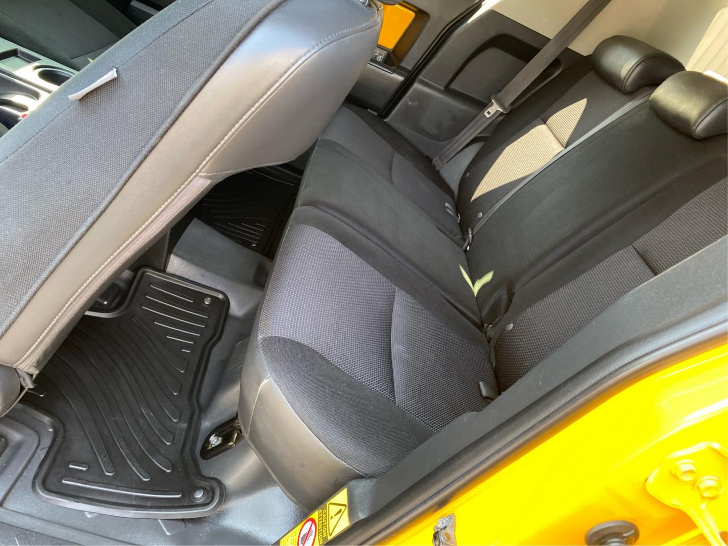 2007 YELLOW TOYOTA FJ CRUISER (JTEBU11F070) with an 4.0L engine, Automatic transmission, located at 908 SE 14th Street, Des Moines, IA, 50317, (515) 281-0330, 41.580303, -93.597046- Photo#9