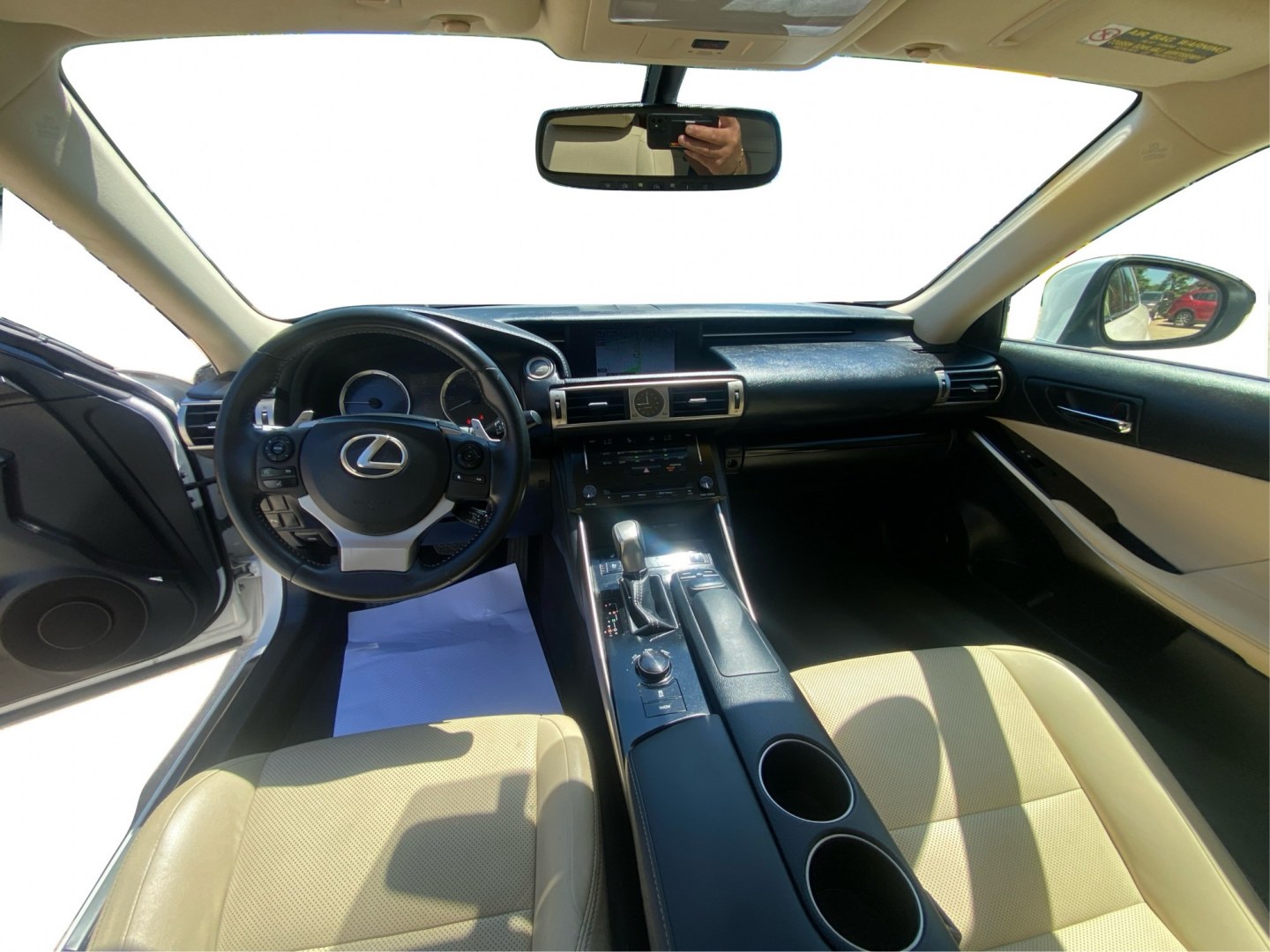 2014 WHITE LEXUS IS 250 (JTHBF1D27E5) with an 2.5L engine, Automatic transmission, located at 908 SE 14th Street, Des Moines, IA, 50317, (515) 281-0330, 41.580303, -93.597046- Photo#22
