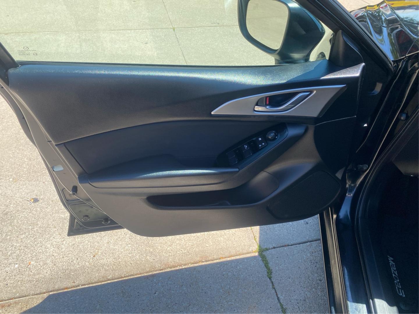 2017 BLACK MAZDA 3 SPORT (3MZBN1U71HM) with an 2.0L engine, Automatic transmission, located at 908 SE 14th Street, Des Moines, IA, 50317, (515) 281-0330, 41.580303, -93.597046- Photo#19