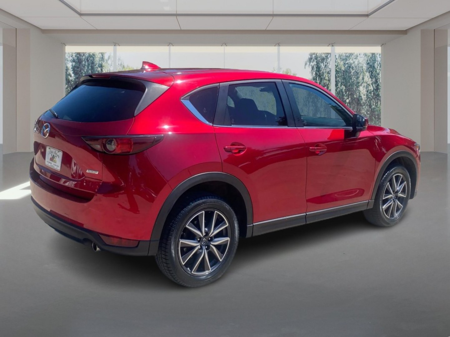 2018 MAROON MAZDA CX-5 TOURING (JM3KFBCMXJ0) with an 2.5L engine, Automatic transmission, located at 908 SE 14th Street, Des Moines, IA, 50317, (515) 281-0330, 41.580303, -93.597046- Photo#2